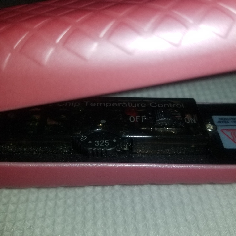 Hair Rage Flat Iron - Picture 4 of 4